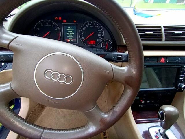 Синий Ауди А4, объемом двигателя 18 л и пробегом 250 тыс. км за 4100 $, фото 3 на Automoto.ua