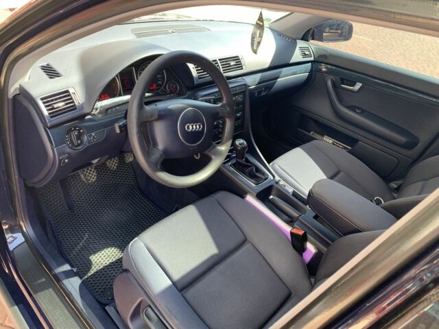 Синій Ауді А4, об'ємом двигуна 2 л та пробігом 453 тис. км за 4100 $, фото 4 на Automoto.ua