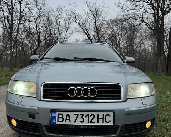 Синий Ауди А4, объемом двигателя 2.5 л и пробегом 360 тыс. км за 5000 $, фото 10 на Automoto.ua