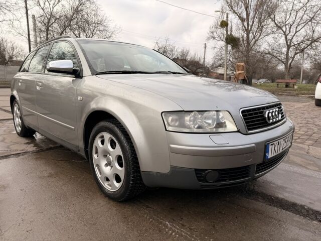 Синий Ауди А4, объемом двигателя 2 л и пробегом 333 тыс. км за 2800 $, фото 4 на Automoto.ua