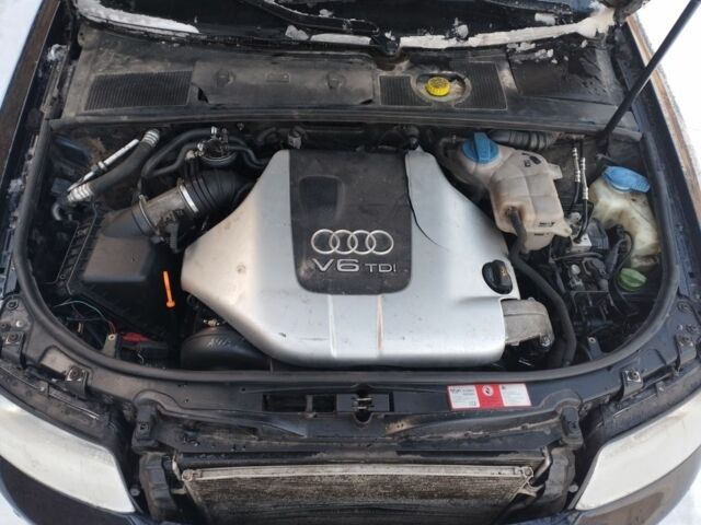 Синій Ауді А4, об'ємом двигуна 2.5 л та пробігом 340 тис. км за 2900 $, фото 14 на Automoto.ua