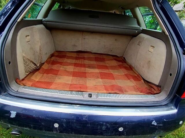 Синий Ауди А4, объемом двигателя 18 л и пробегом 250 тыс. км за 4100 $, фото 6 на Automoto.ua