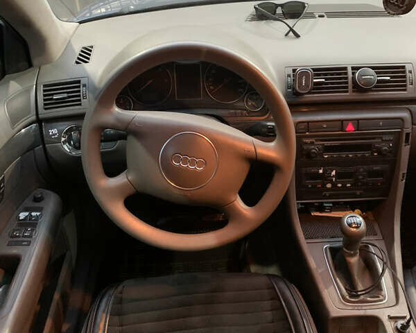 Синій Ауді А4, об'ємом двигуна 2.5 л та пробігом 300 тис. км за 4650 $, фото 15 на Automoto.ua
