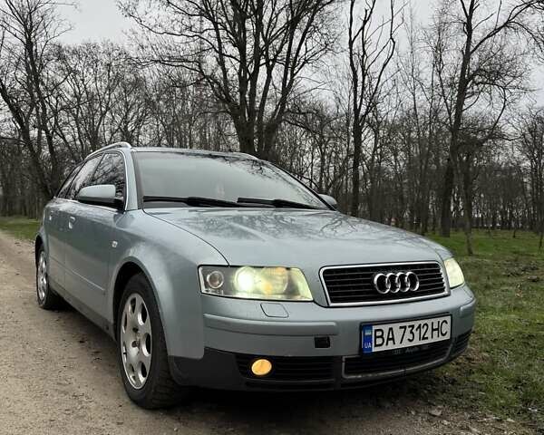 Синий Ауди А4, объемом двигателя 2.5 л и пробегом 360 тыс. км за 5000 $, фото 1 на Automoto.ua