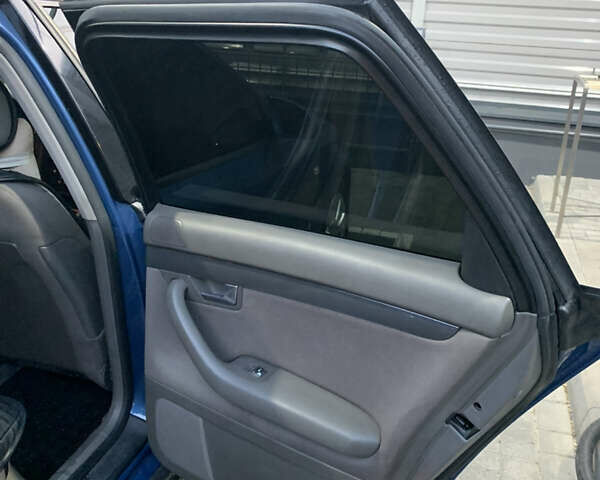 Синій Ауді А4, об'ємом двигуна 2.5 л та пробігом 305 тис. км за 4380 $, фото 21 на Automoto.ua