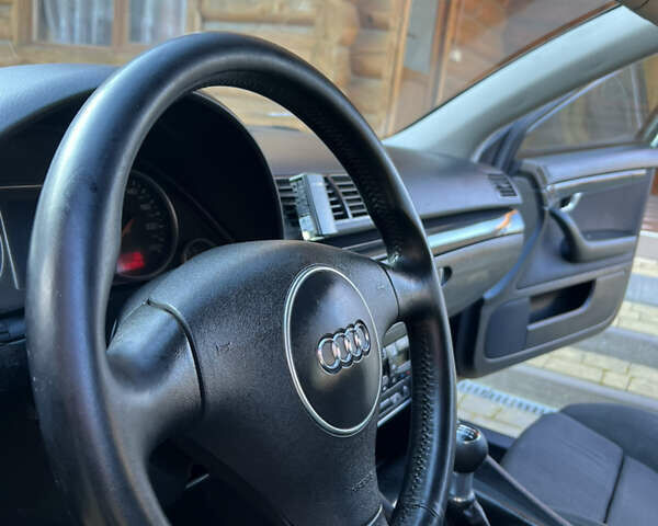 Синій Ауді А4, об'ємом двигуна 1.9 л та пробігом 331 тис. км за 4550 $, фото 18 на Automoto.ua