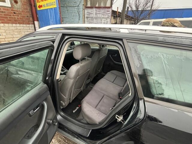 Синий Ауди А4, объемом двигателя 1.9 л и пробегом 400 тыс. км за 2958 $, фото 9 на Automoto.ua