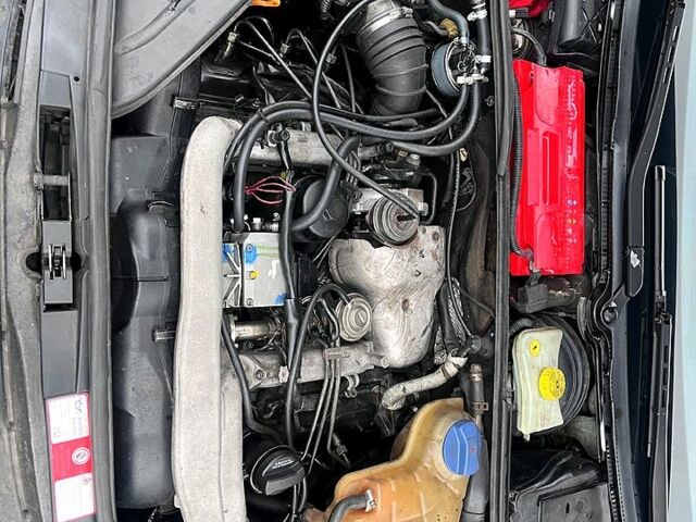 Синий Ауди А4, объемом двигателя 2.5 л и пробегом 350 тыс. км за 2699 $, фото 4 на Automoto.ua