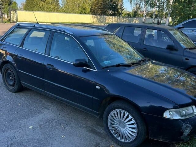 Синий Ауди А4, объемом двигателя 2 л и пробегом 1000 тыс. км за 1900 $, фото 3 на Automoto.ua