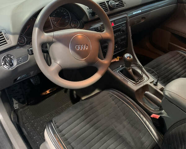 Синій Ауді А4, об'ємом двигуна 2.5 л та пробігом 305 тис. км за 4380 $, фото 10 на Automoto.ua