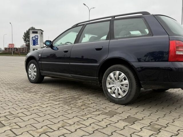 Синий Ауди А4, объемом двигателя 1.9 л и пробегом 253 тыс. км за 1700 $, фото 2 на Automoto.ua