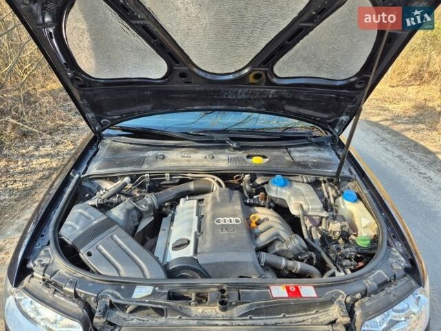 Синій Ауді А4, об'ємом двигуна 1.6 л та пробігом 206 тис. км за 4700 $, фото 18 на Automoto.ua