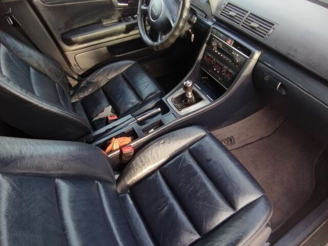 Синій Ауді А4, об'ємом двигуна 2.5 л та пробігом 340 тис. км за 2900 $, фото 7 на Automoto.ua