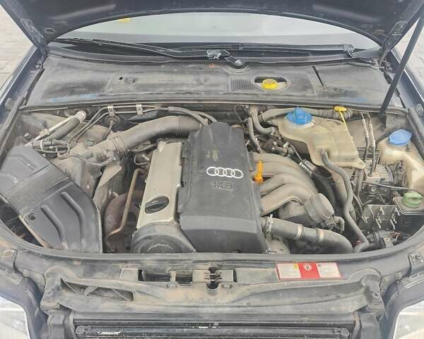 Синій Ауді А4, об'ємом двигуна 1.6 л та пробігом 220 тис. км за 5300 $, фото 2 на Automoto.ua