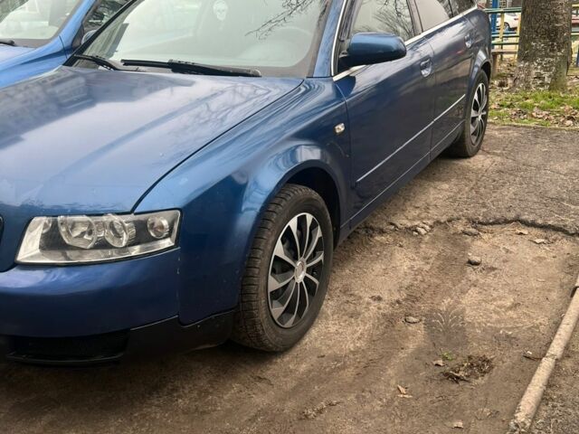 Синий Ауди А4, объемом двигателя 2.5 л и пробегом 400 тыс. км за 2500 $, фото 3 на Automoto.ua
