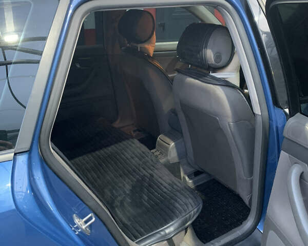 Синій Ауді А4, об'ємом двигуна 2.5 л та пробігом 305 тис. км за 4380 $, фото 20 на Automoto.ua
