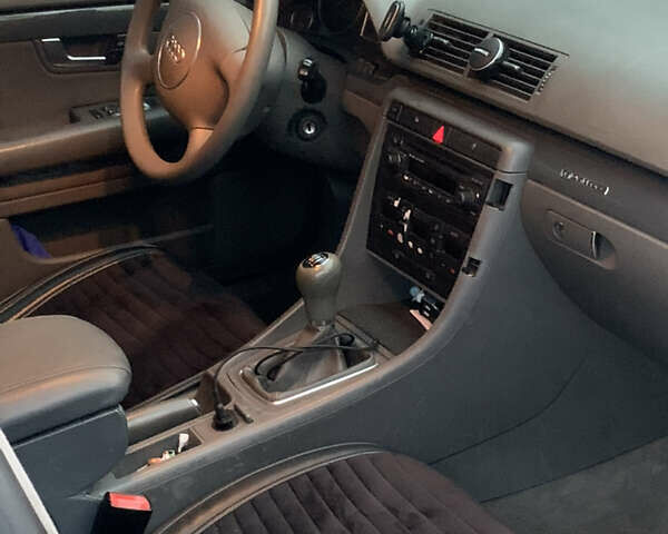 Синій Ауді А4, об'ємом двигуна 2.5 л та пробігом 305 тис. км за 4380 $, фото 28 на Automoto.ua