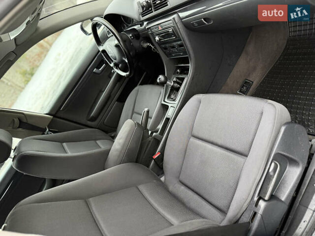 Синий Ауди А4, объемом двигателя 1.9 л и пробегом 275 тыс. км за 4350 $, фото 32 на Automoto.ua