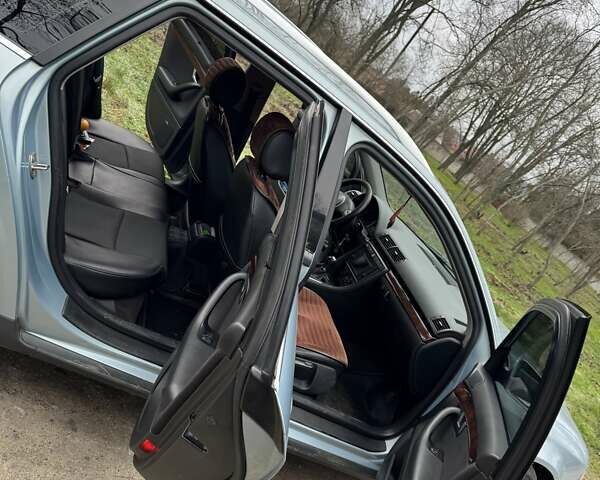 Синий Ауди А4, объемом двигателя 2.5 л и пробегом 360 тыс. км за 5000 $, фото 8 на Automoto.ua