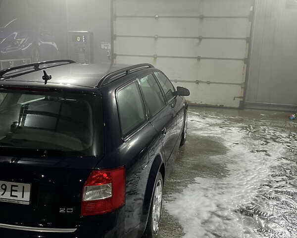 Синий Ауди А4, объемом двигателя 2 л и пробегом 205 тыс. км за 4000 $, фото 3 на Automoto.ua