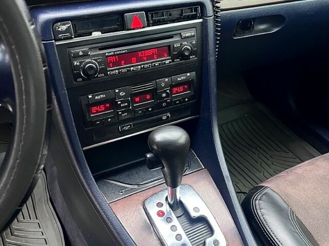 Синий Ауди А4, объемом двигателя 2.5 л и пробегом 350 тыс. км за 2699 $, фото 23 на Automoto.ua