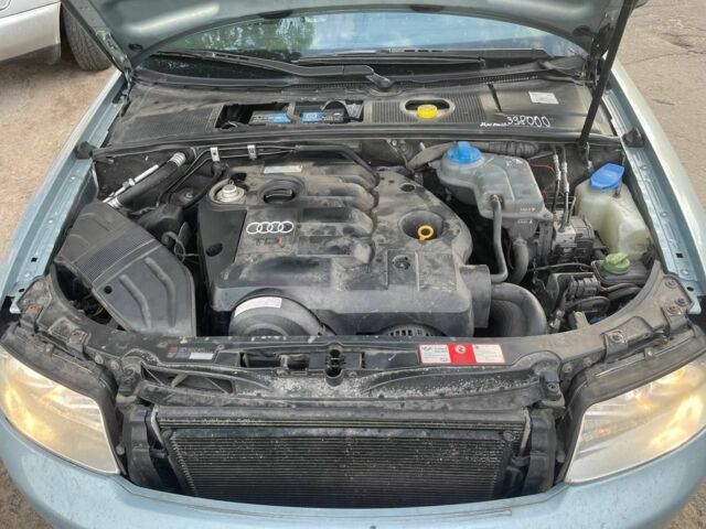 Синий Ауди А4, объемом двигателя 0 л и пробегом 300 тыс. км за 3000 $, фото 5 на Automoto.ua