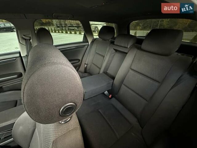 Синий Ауди А4, объемом двигателя 2.5 л и пробегом 298 тыс. км за 3899 $, фото 9 на Automoto.ua