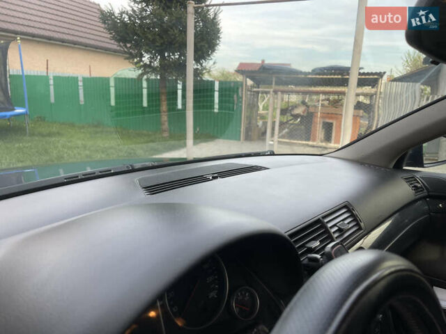 Синій Ауді А4, об'ємом двигуна 1.9 л та пробігом 400 тис. км за 4700 $, фото 8 на Automoto.ua