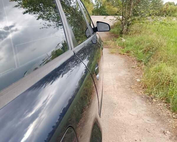 Синий Ауди А4, объемом двигателя 2.5 л и пробегом 328 тыс. км за 3500 $, фото 13 на Automoto.ua