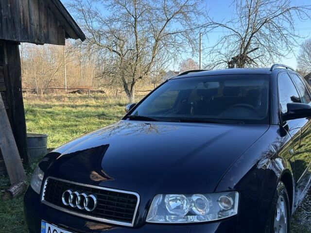 Синий Ауди А4, объемом двигателя 2.5 л и пробегом 300 тыс. км за 4300 $, фото 1 на Automoto.ua