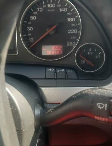Синий Ауди А4, объемом двигателя 2.5 л и пробегом 368 тыс. км за 4900 $, фото 1 на Automoto.ua