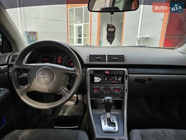 Синий Ауди А4, объемом двигателя 2.5 л и пробегом 250 тыс. км за 4250 $, фото 11 на Automoto.ua