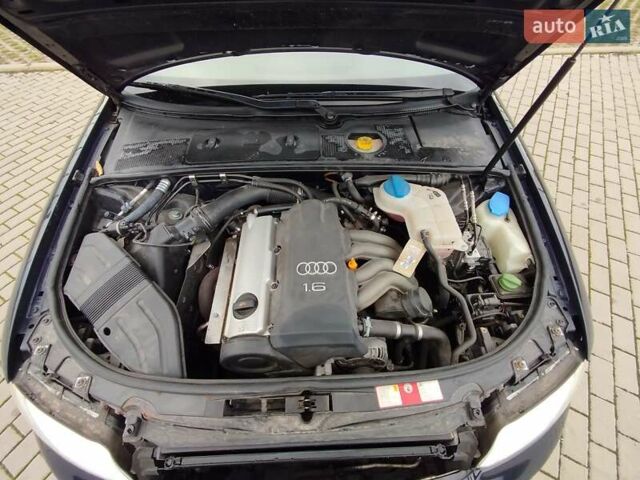 Синій Ауді А4, об'ємом двигуна 1.6 л та пробігом 189 тис. км за 4999 $, фото 30 на Automoto.ua