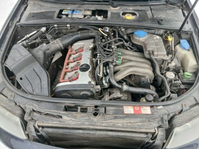 Синий Ауди А4, объемом двигателя 2 л и пробегом 333 тыс. км за 4900 $, фото 5 на Automoto.ua