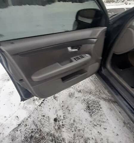 Синий Ауди А4, объемом двигателя 2.5 л и пробегом 270 тыс. км за 5300 $, фото 10 на Automoto.ua