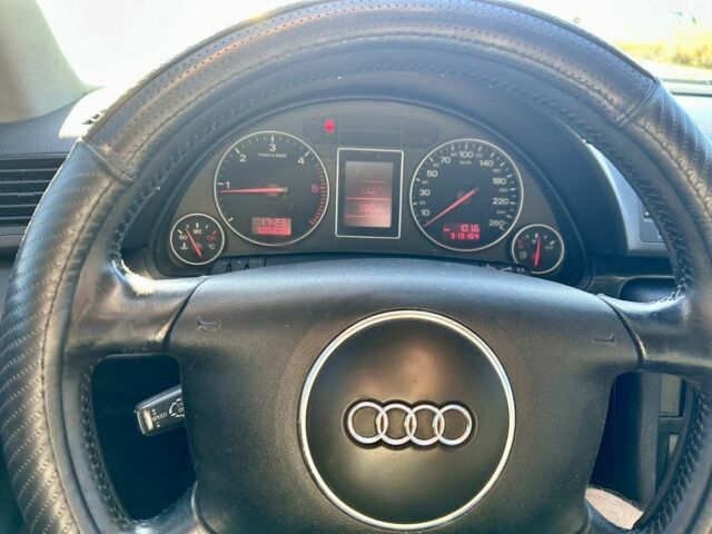 Синій Ауді А4, об'ємом двигуна 2.5 л та пробігом 319 тис. км за 4598 $, фото 1 на Automoto.ua