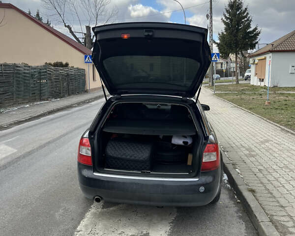 Синий Ауди А4, объемом двигателя 1.6 л и пробегом 324 тыс. км за 5100 $, фото 5 на Automoto.ua