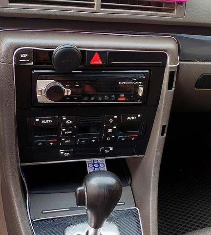 Синий Ауди А4, объемом двигателя 2.5 л и пробегом 280 тыс. км за 3800 $, фото 6 на Automoto.ua