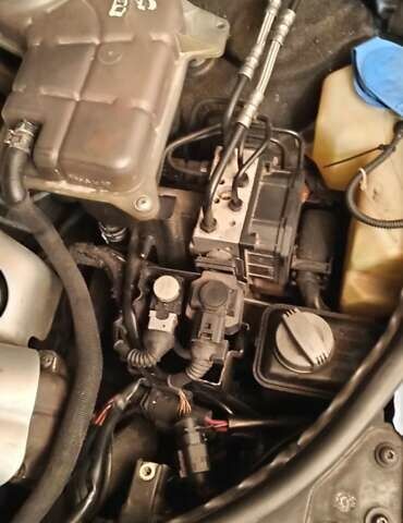 Синий Ауди А4, объемом двигателя 2.5 л и пробегом 342 тыс. км за 4800 $, фото 11 на Automoto.ua