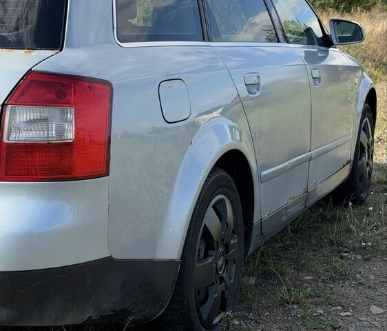 Синій Ауді А4, об'ємом двигуна 1.9 л та пробігом 396 тис. км за 1602 $, фото 6 на Automoto.ua