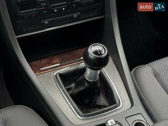 Синий Ауди А4, объемом двигателя 2.5 л и пробегом 335 тыс. км за 5950 $, фото 66 на Automoto.ua