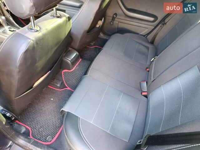 Синий Ауди А4, объемом двигателя 1.9 л и пробегом 348 тыс. км за 4500 $, фото 3 на Automoto.ua