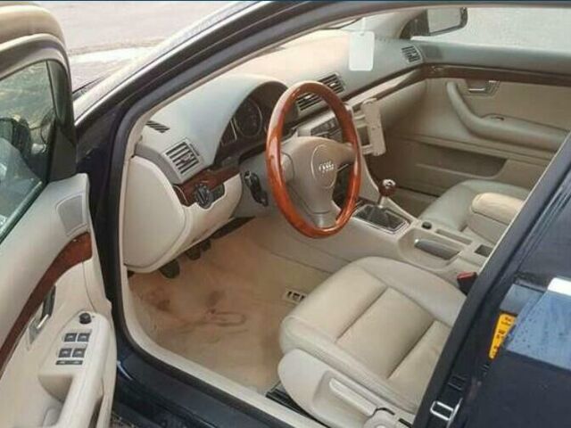 Синий Ауди А4, объемом двигателя 2.5 л и пробегом 217 тыс. км за 7400 $, фото 4 на Automoto.ua
