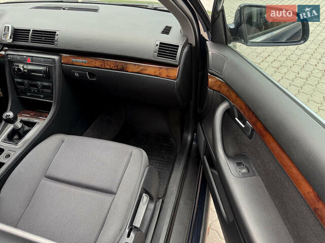 Синий Ауди А4, объемом двигателя 2.5 л и пробегом 335 тыс. км за 5950 $, фото 69 на Automoto.ua