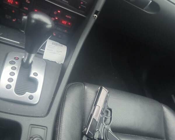Ауді А4 2004 у Києві на Automoto.ua Синій Ауді А4, об'ємом двигуна 2.5 л та пробігом 385 тис. км за 4700 $, фото 2 на Automoto.ua