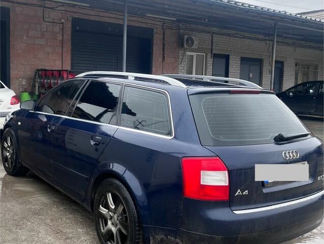 Синий Ауди А4, объемом двигателя 2.5 л и пробегом 371 тыс. км за 5100 $, фото 4 на Automoto.ua