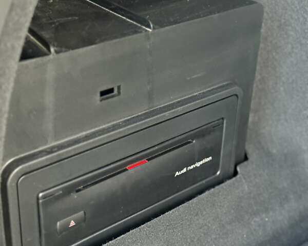 Синий Ауди А4, объемом двигателя 2.5 л и пробегом 231 тыс. км за 6800 $, фото 21 на Automoto.ua