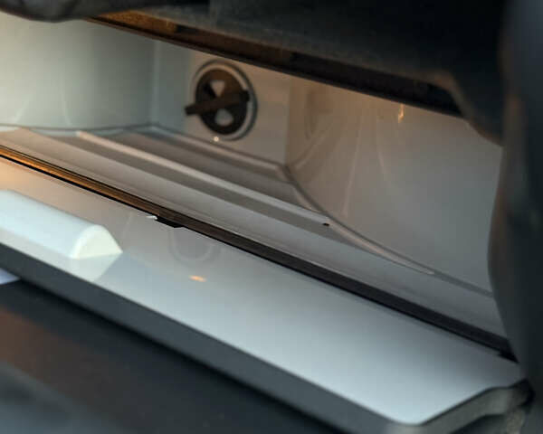 Синий Ауди А4, объемом двигателя 2.5 л и пробегом 231 тыс. км за 6800 $, фото 20 на Automoto.ua