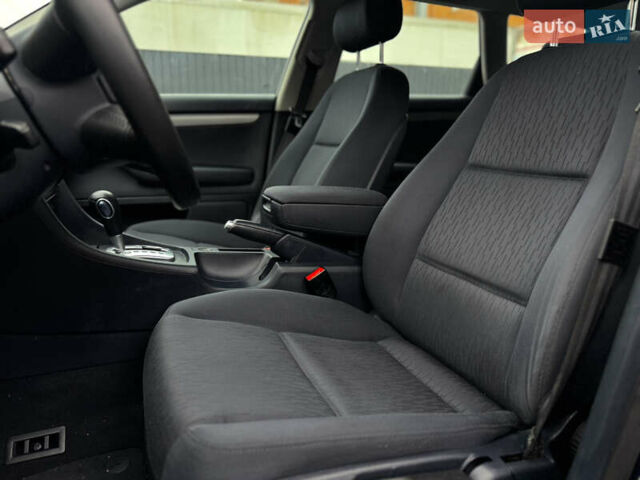 Синій Ауді А4, об'ємом двигуна 2 л та пробігом 253 тис. км за 6700 $, фото 17 на Automoto.ua