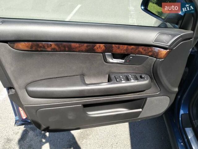 Синий Ауди А4, объемом двигателя 2.5 л и пробегом 220 тыс. км за 5999 $, фото 11 на Automoto.ua